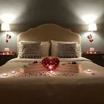 Oda ve Kahvaltı Aragonese Luxury Napoli
