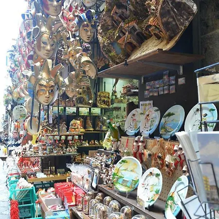 阿拉贡豪华客房旅馆