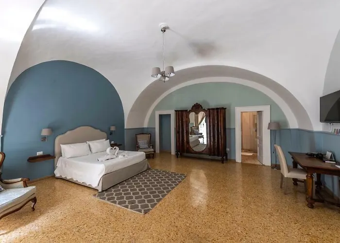 Aragonese Luxury 3* Неаполь